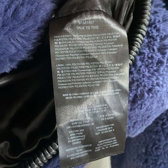 Volcom Fuzzy Fresh Faux Fur Bomber Style Jacket Size Small (4/6) Super Soft! - Picture 11 of 16